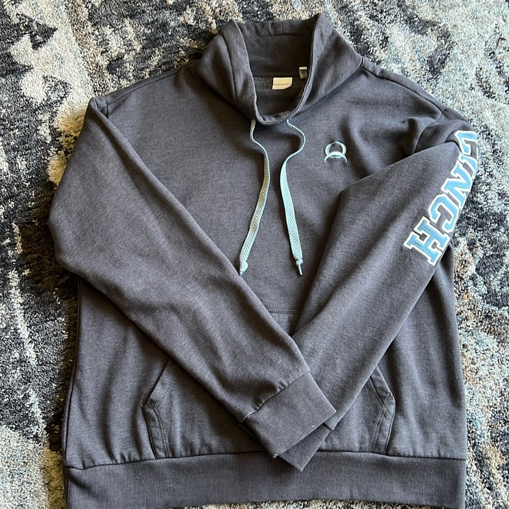 Cinch women’s cowl neck pullover Small